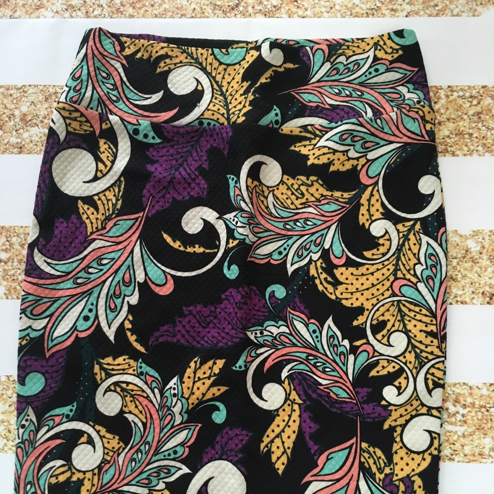 LuLaRoe Large Cassie Skirt Quilted